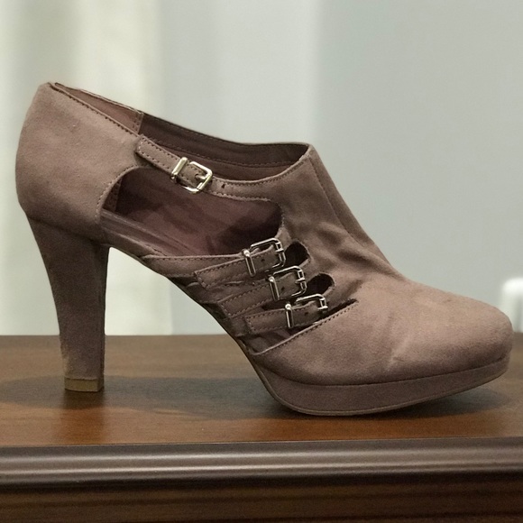 Avenue Shoes - Lane Bryant (Candace) purple suede shoes 11W